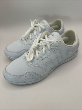Nfinity Rival 2 White Athletic Sneaker Synthetic size 7.5